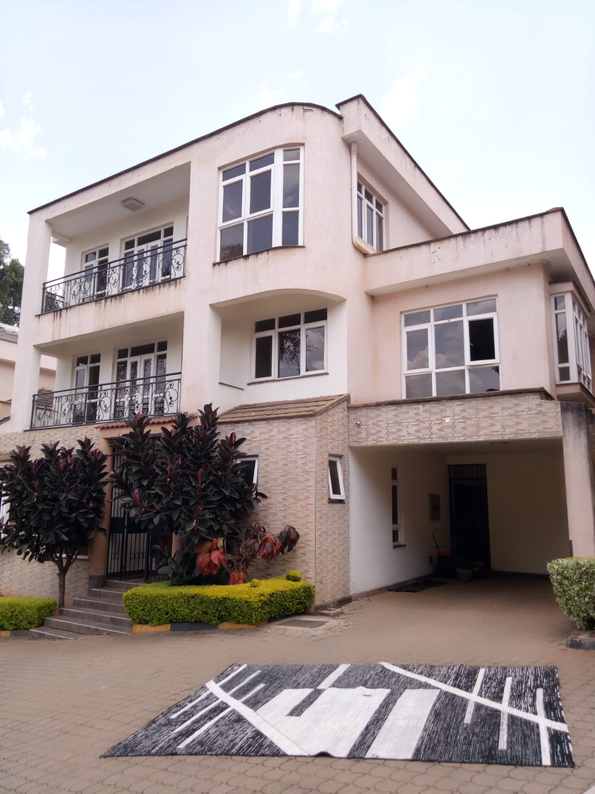 Tranquil 5 Bedroom Townhouse to Let in Lavington