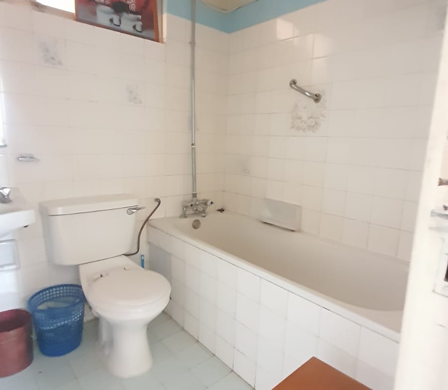 3-Bedroom Flat/Office for Sale in Prime Valley Arcade