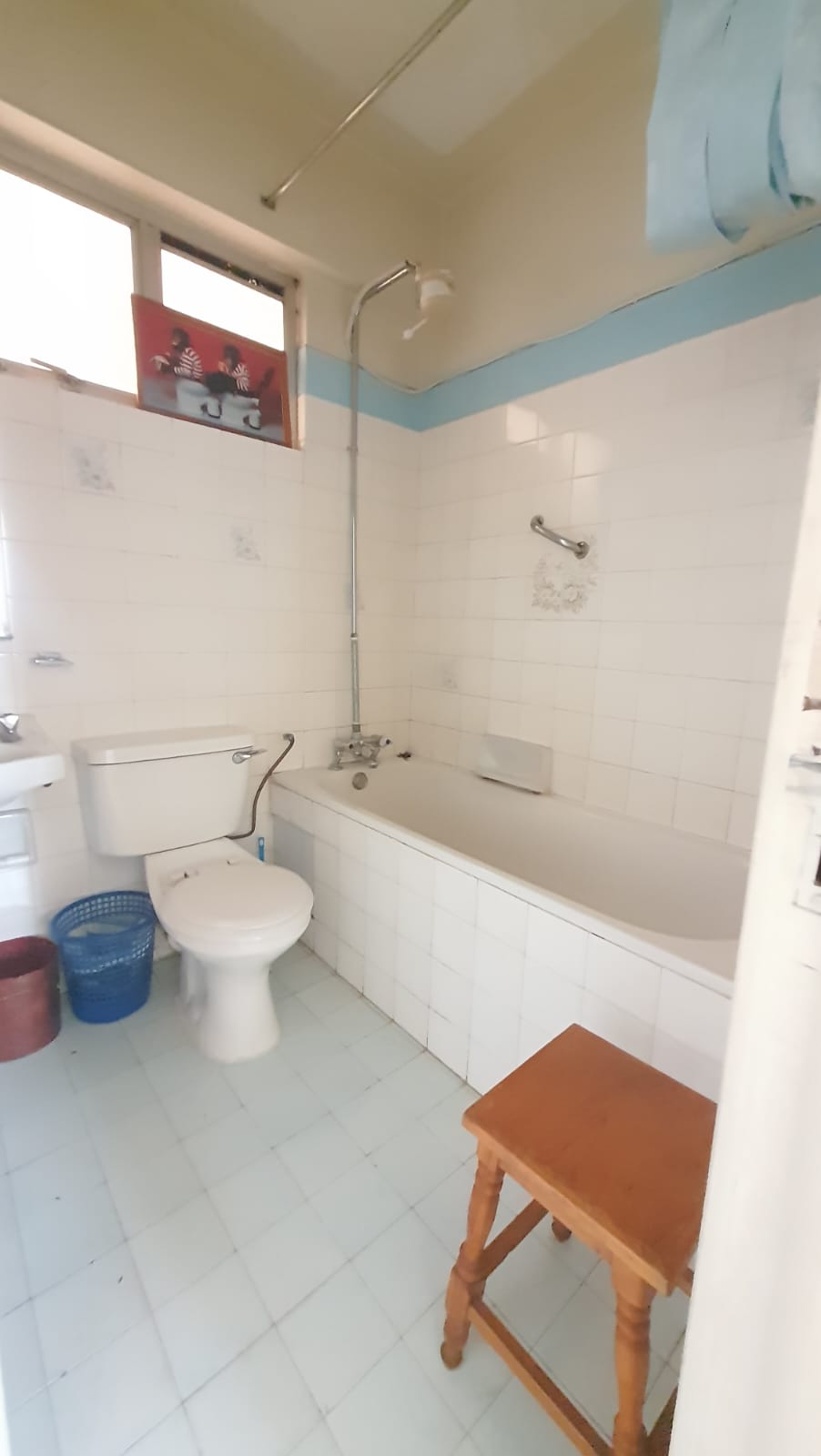 3-Bedroom Flat/Office for Sale in Prime Valley Arcade