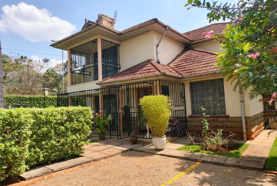 Corner 4 Bedroom Maisonette for Sale in Loresho: Front View of the house