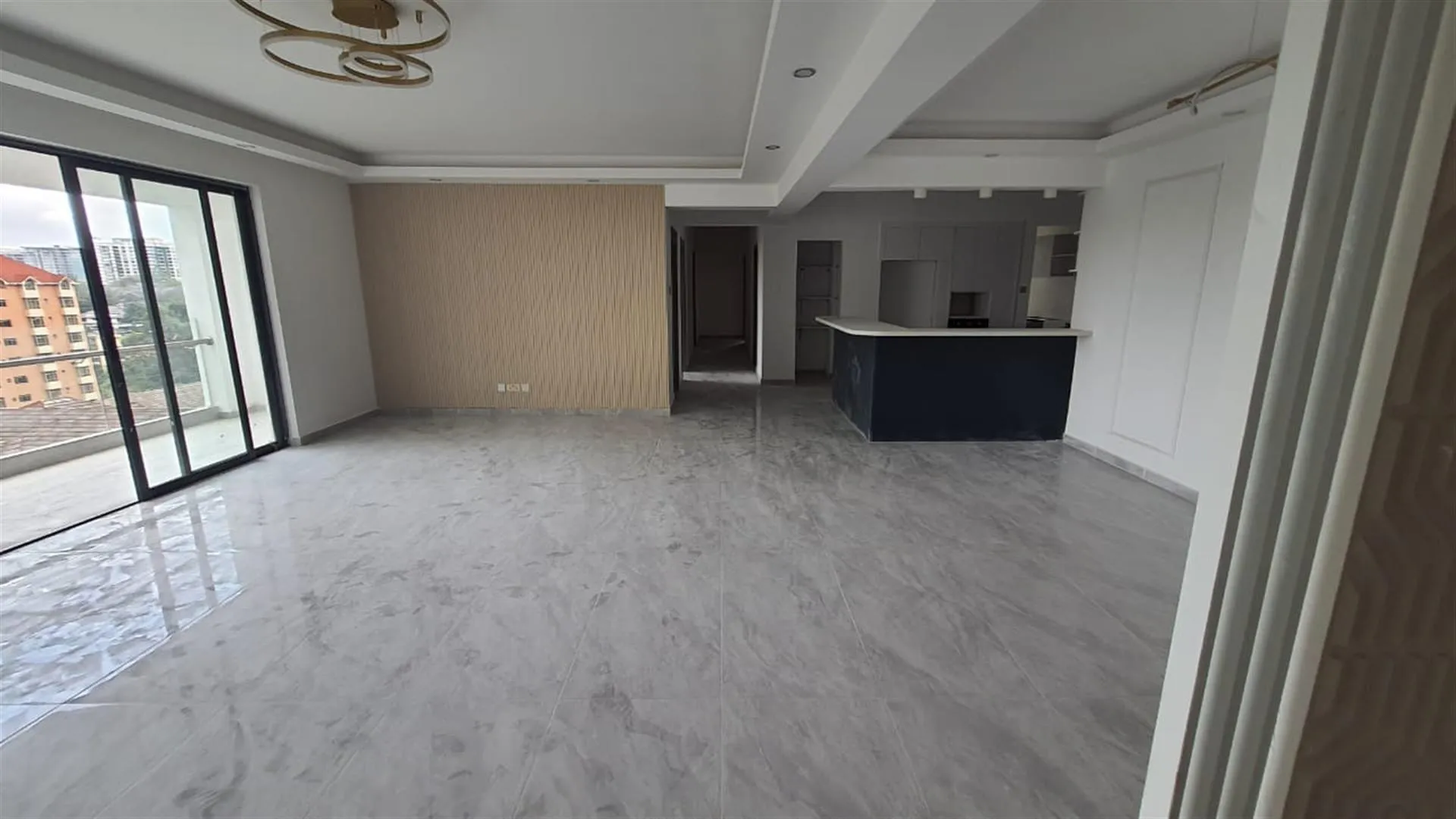 Generously lit 4 Bedroom Apartment For Sale in Valley Arcade