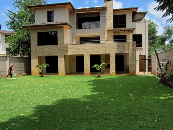 Sophisticated 5 Bedroom Townhouse For Rent in Lavington