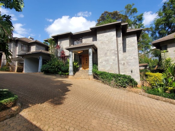 Front of the house | Bespoke 4 Bedroom Townhouse in Peponi To Let
